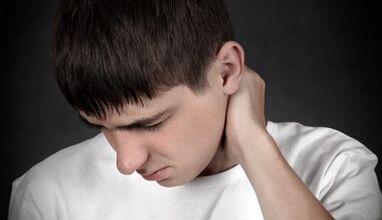 Cum se manifestă osteocondroza cervicală la bărbați